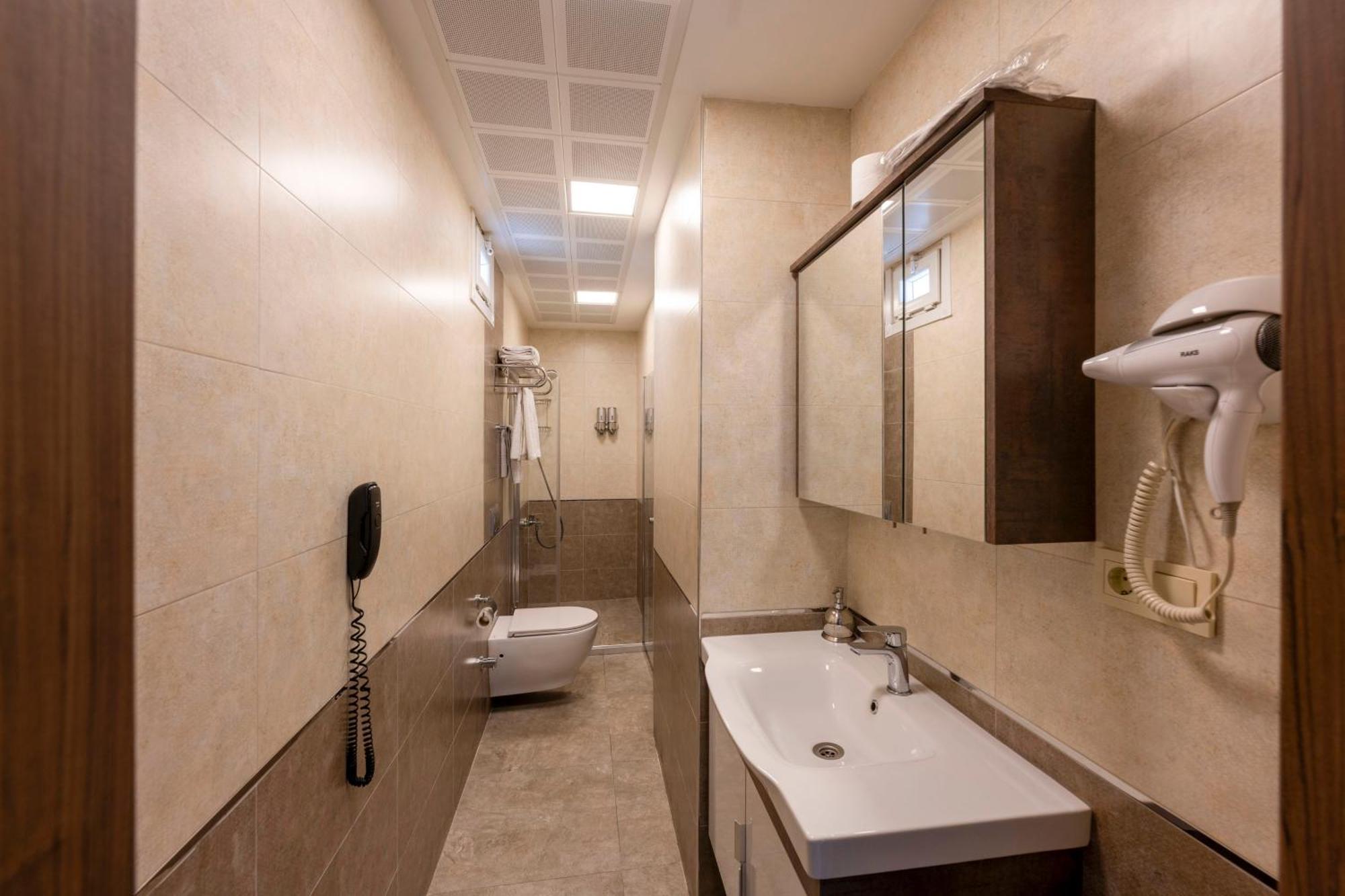 Comfort Suites Hotel Istanbul Exterior photo